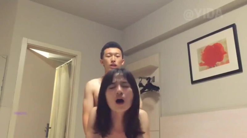 Vợ Trẻ Tàu Nhăn Mặt Với Cặc Cong Chồng Địt Nát Lồn