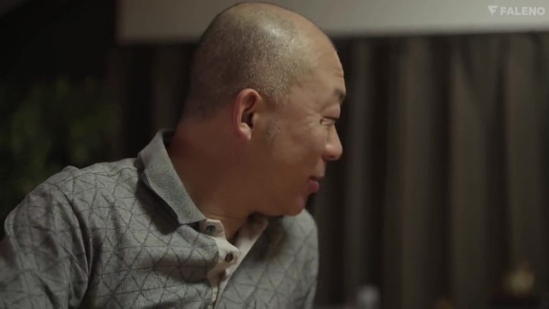 đụ bé xinh của nhà đối diện cạnh bên