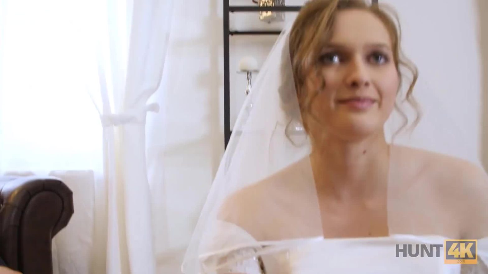 Cô Dâu Tây Ngoại Tình Với Trai Lạ Trước Mặt Chồng Mới Cưới Nát Lồn Phê