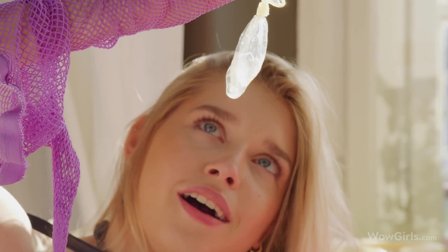 Hai Người Tình Xinh Cắt Kéo Với Nhau